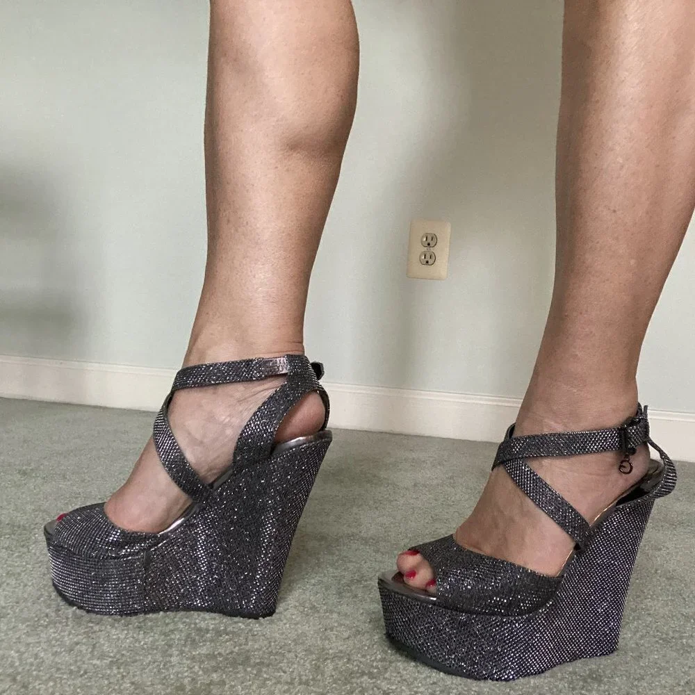 Guess Glitter Gray Silver Open Toe Platform Wedge Heel Size 6 Brand New
